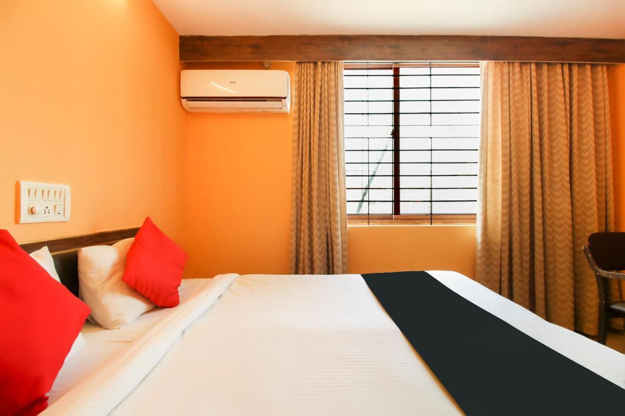Capital O 71729 Lucky Inn บังกาลอร์ ภายนอก รูปภาพ